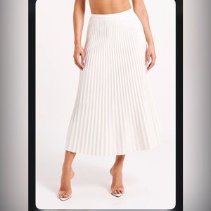 Meshki Twyla Pleated Suiting Maxi Skirt - Ivory Size: M